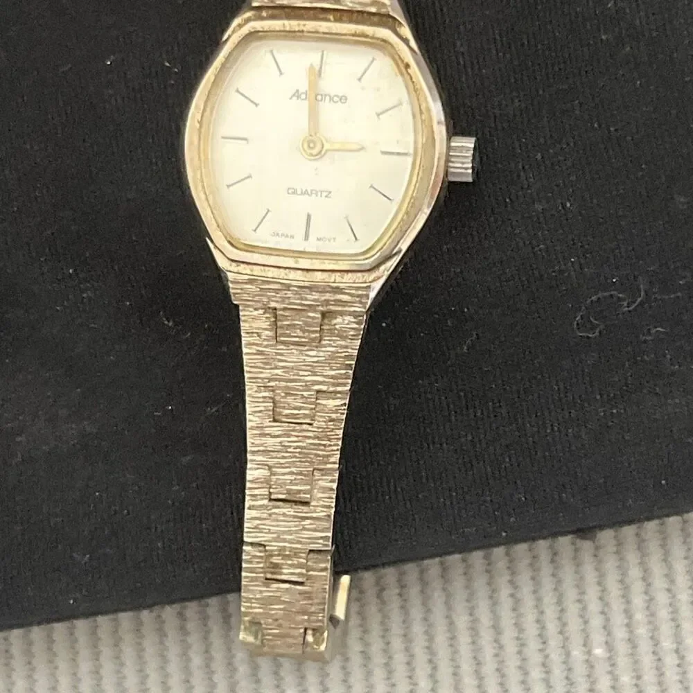 Advance Women's Gold Tone Base Metal Bezel Analog‎ Textured Wristwatch